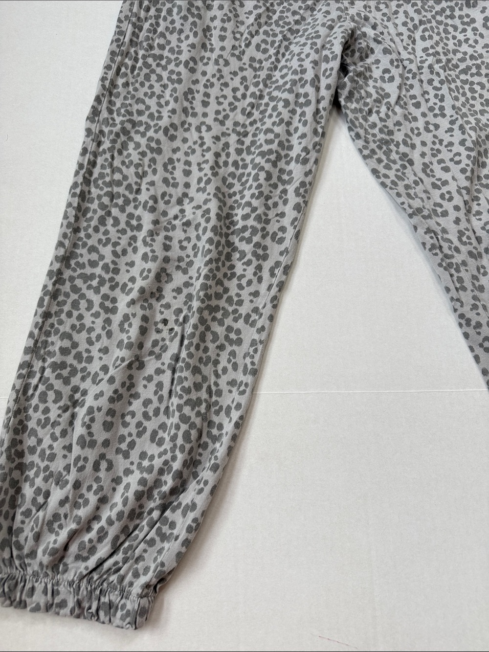 Gap Body Pajama Jogger Animal Print Gray size Medium - Picture 3 of 9